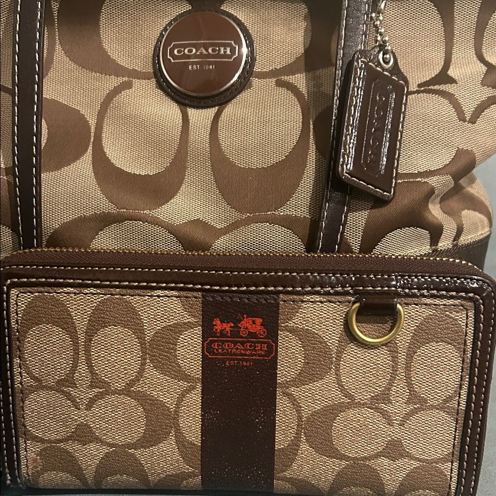 Coach Y2K Tan and Brown Signature Stripe Collection Tote /Wallet Set comes w/COA - Picture 6 of 16